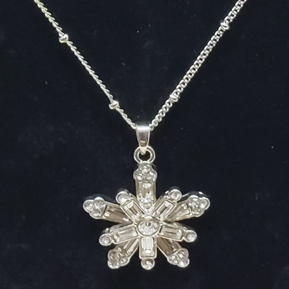 AVENUE Silver-tone Sparkling Crystals Snowflakes Pendant Necklace with Earrings - Picture 2 of 13